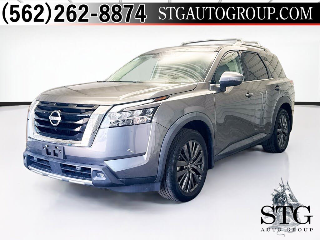 2022 Nissan Pathfinder SL FWD