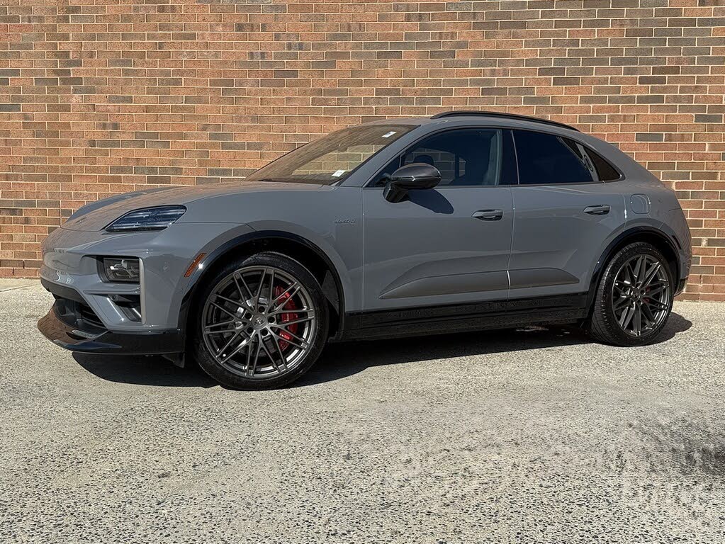 2025 Porsche Macan AWD