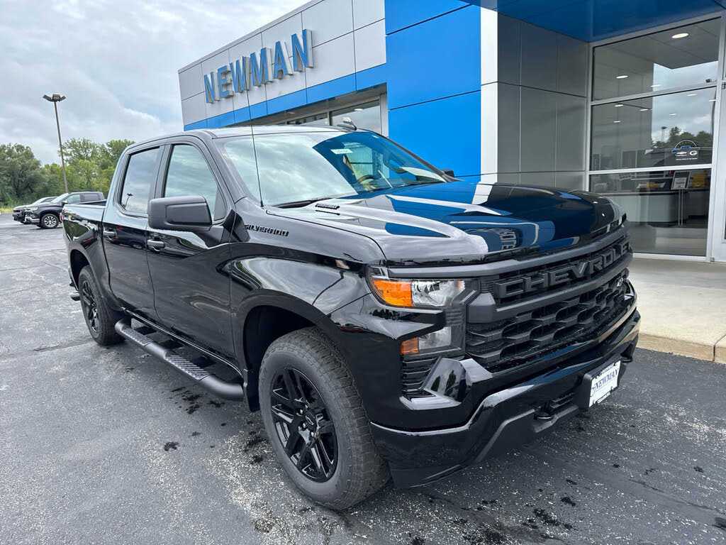 2026 Chevrolet Silverado 1500 Custom Crew Cab 4WD