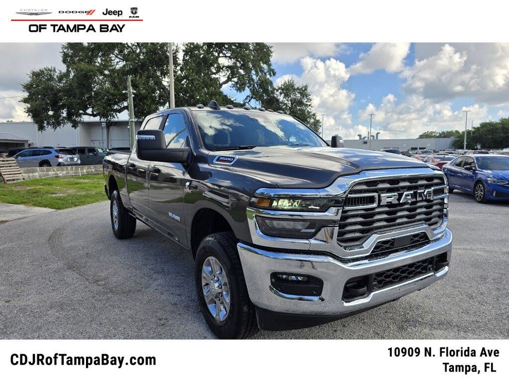2025 RAM 3500 Big Horn Crew Cab 4WD