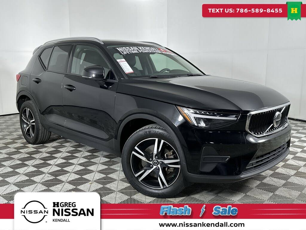 2023 Volvo XC40 B5 Core AWD