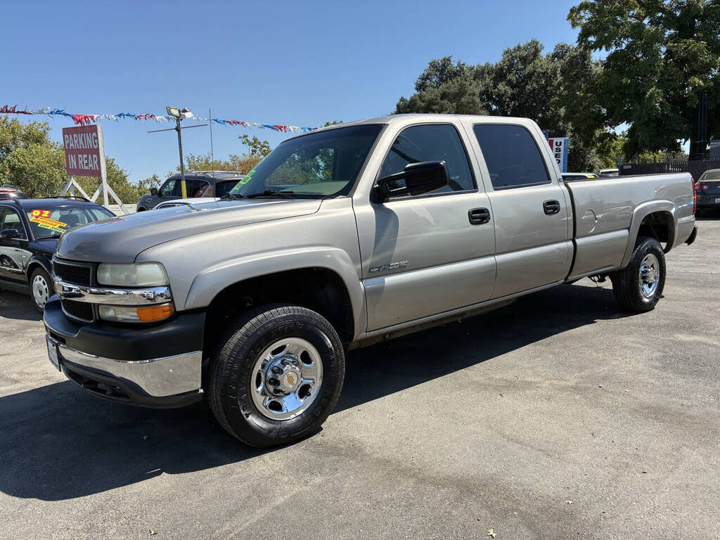 2001 Chevrolet Silverado 2500HD LS Crew Cab LB RWD