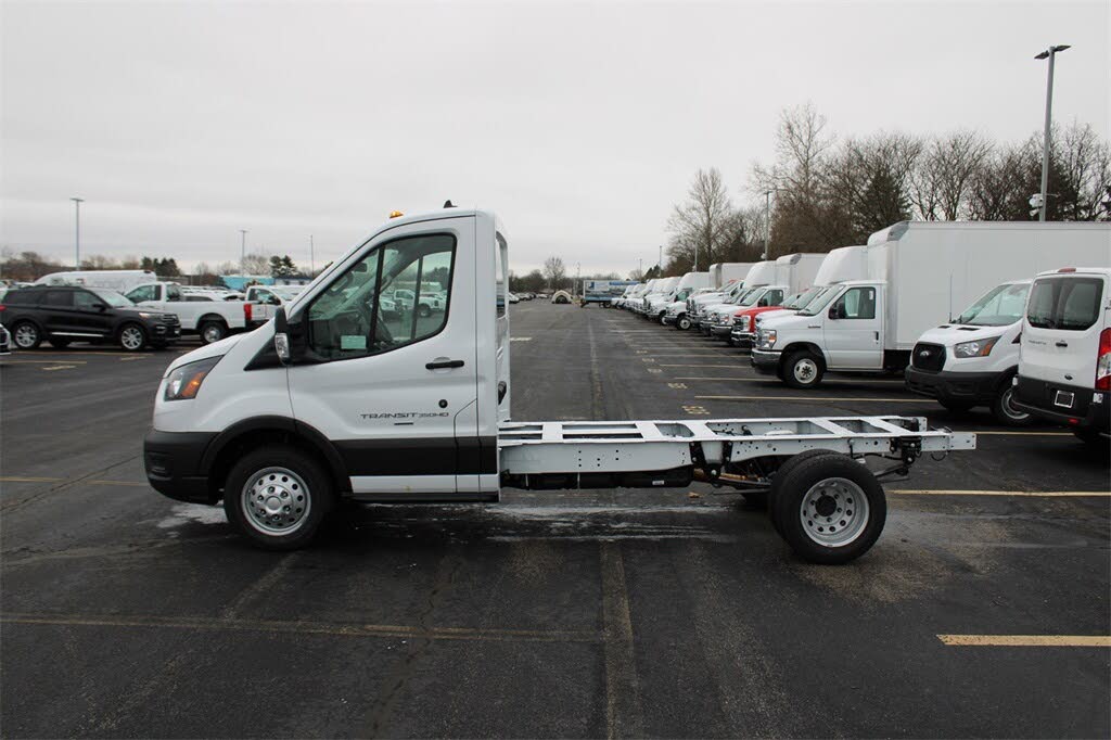 2023 Ford Transit Chassis 350 HD 9950 GVWR 178 DRW RWD
