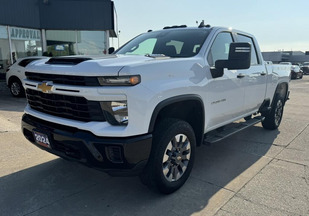 2024 Chevrolet Silverado 2500HD Custom Crew Cab 4WD