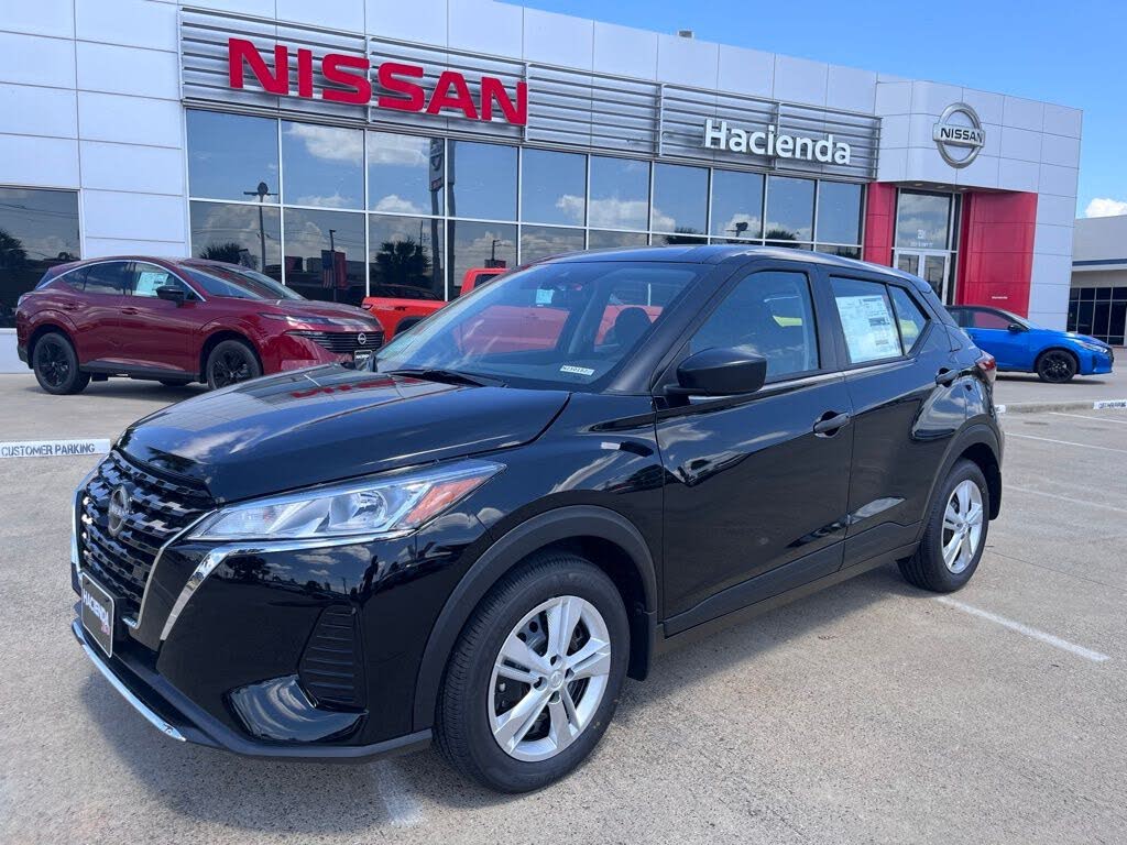 2025 Nissan Kicks Play S FWD