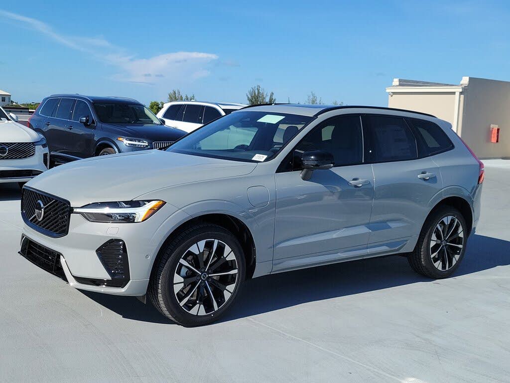 2026 Volvo XC60 B5 Plus AWD