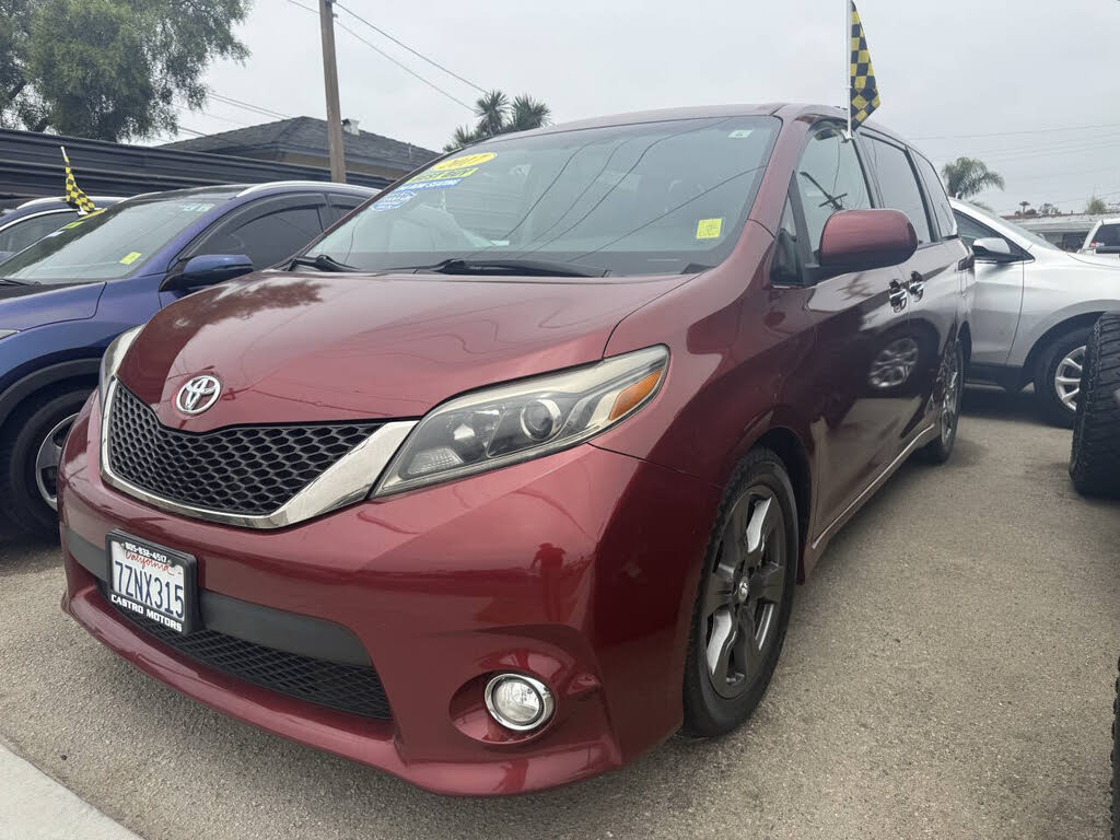 2017 Toyota Sienna SE Premium 8-Passenger FWD