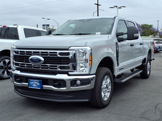 2025 Ford F-350 Super Duty XLT Crew Cab 4WD