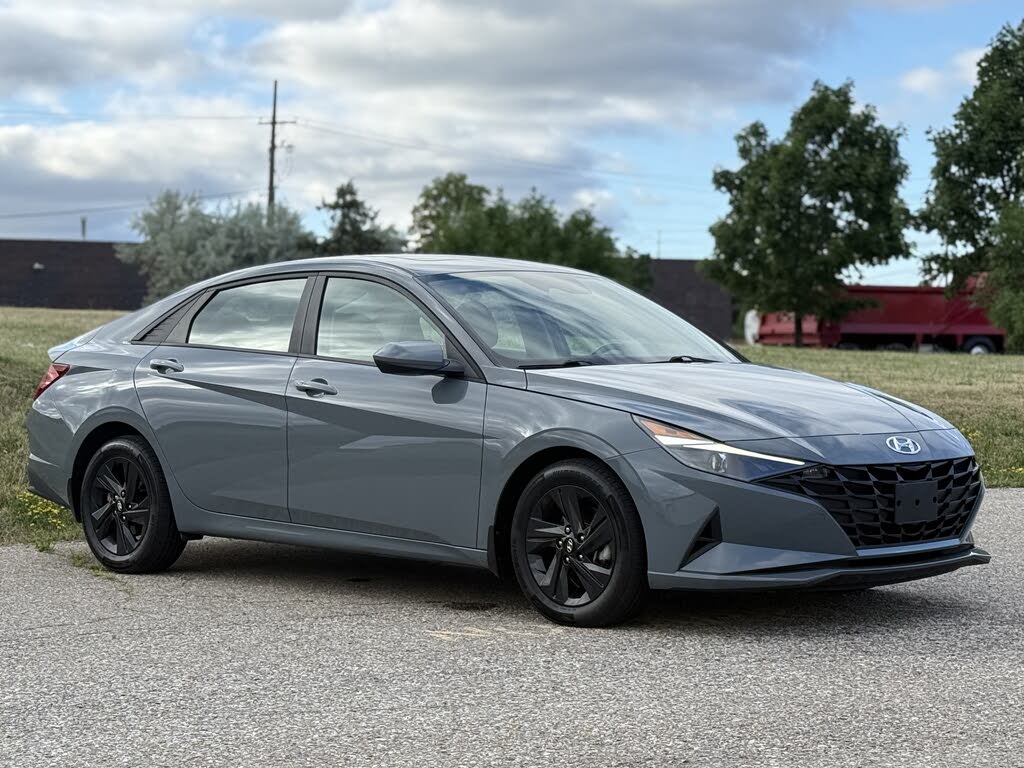2022 Hyundai Elantra Preferred FWD