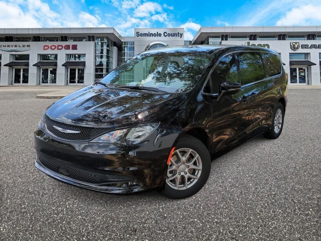 2026 Chrysler Voyager LX FWD