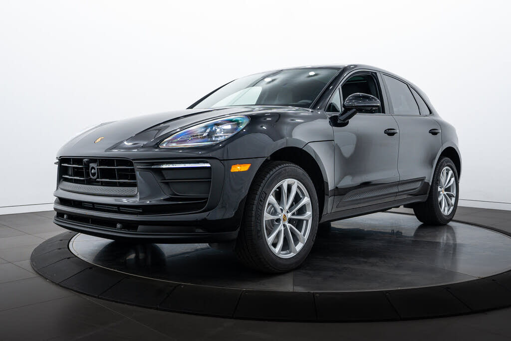 2025 Porsche Macan AWD