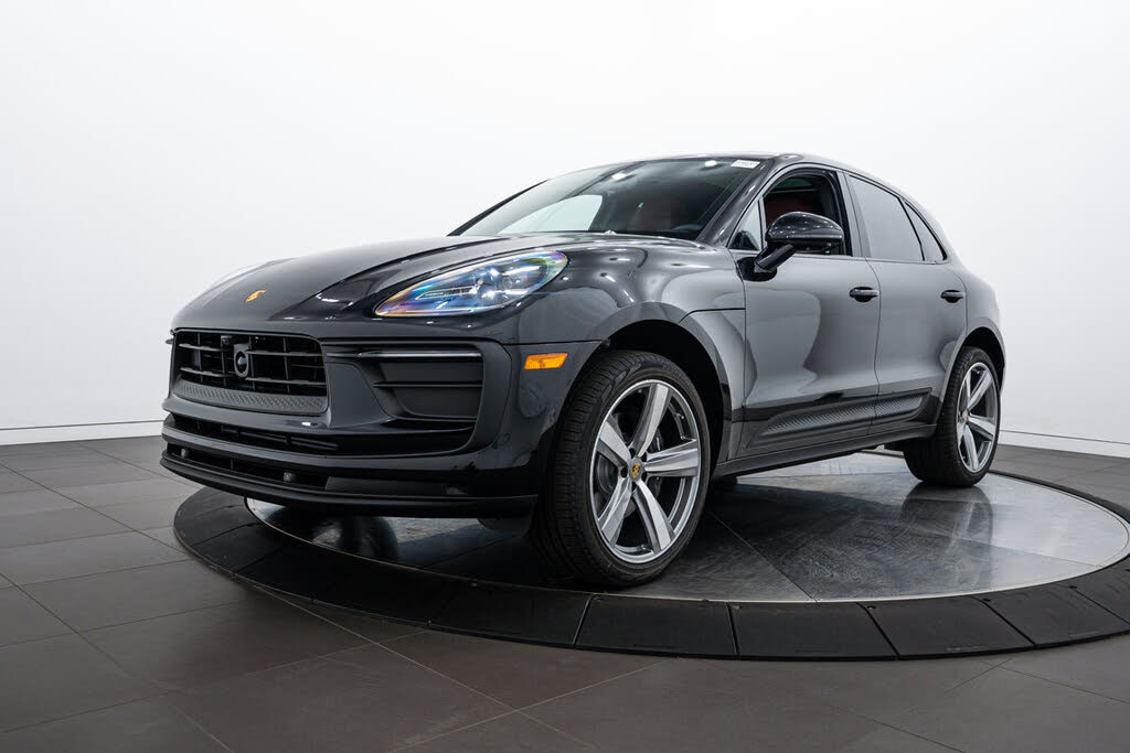 2025 Porsche Macan AWD