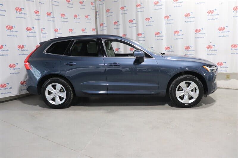2022 Volvo XC60 B5 Momentum AWD