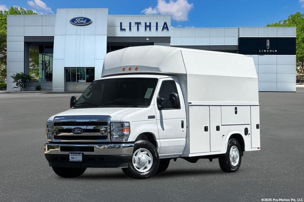 2026 Ford E-Series Chassis E-350 SD Cutaway 138 RWD