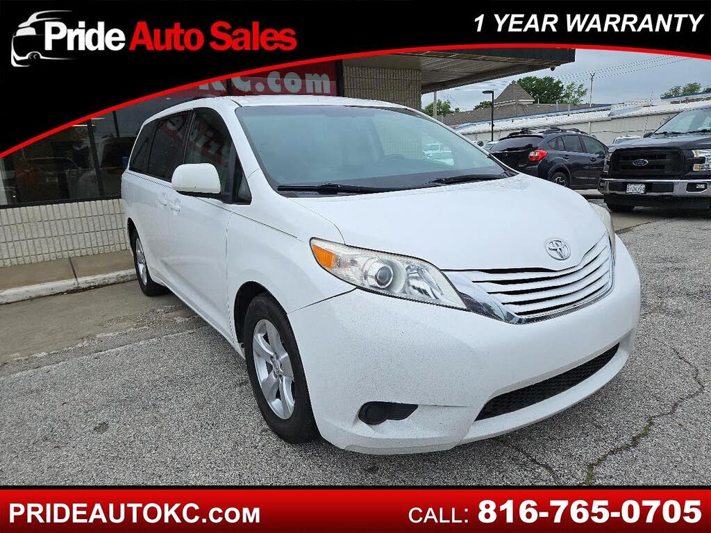 2017 Toyota Sienna LE 8-Passenger FWD