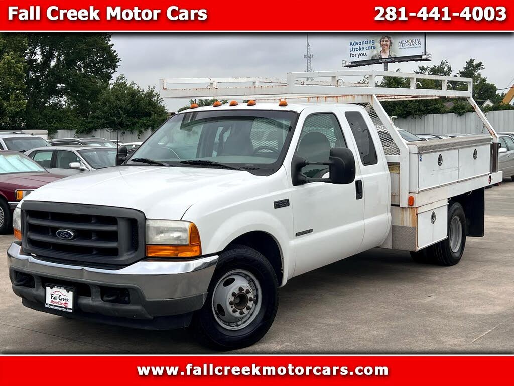 2001 Ford F-350 Super Duty Chassis XL SuperCab 162 RWD