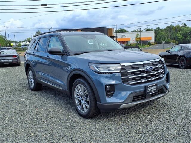 2025 Ford Explorer Active AWD