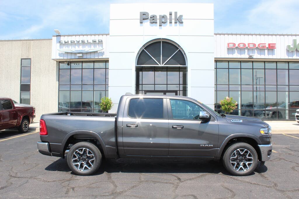 2026 RAM 1500 Laramie Crew Cab 4WD
