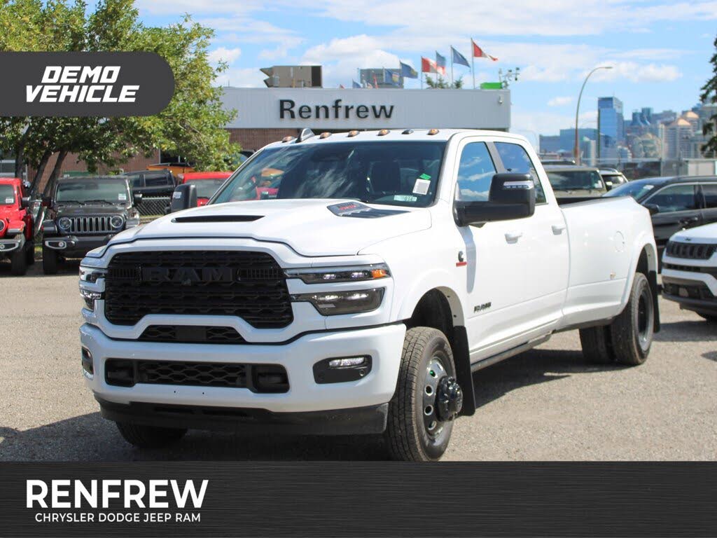 2025 RAM 3500 Limited Crew Cab LB DRW 4WD