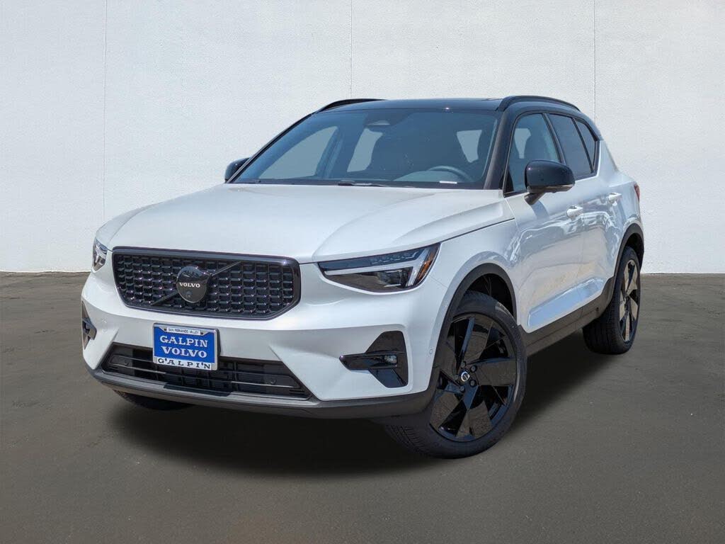 2026 Volvo XC40 B5 Ultra Black Edition AWD