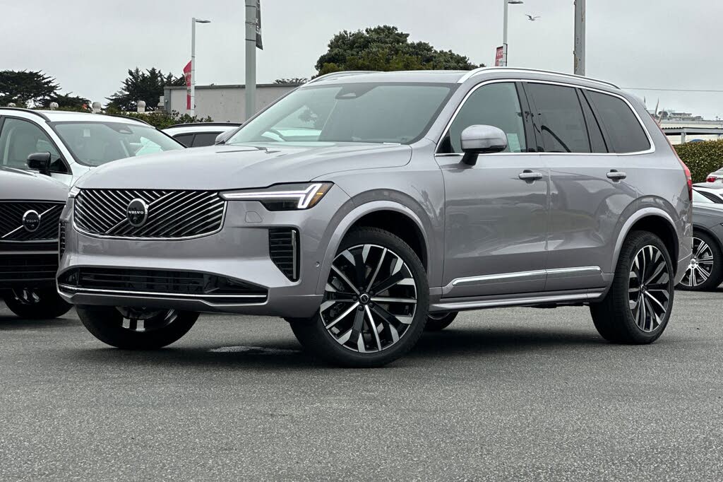 2026 Volvo XC90 B5 Plus 7-Passenger AWD