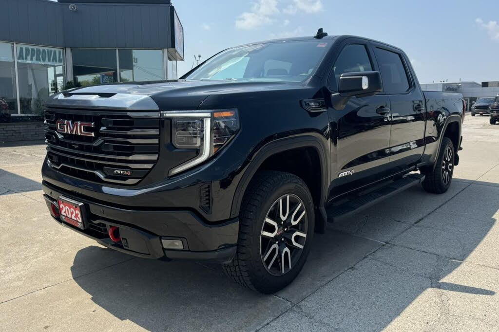 2023 GMC Sierra 1500 AT4 Crew Cab 4WD