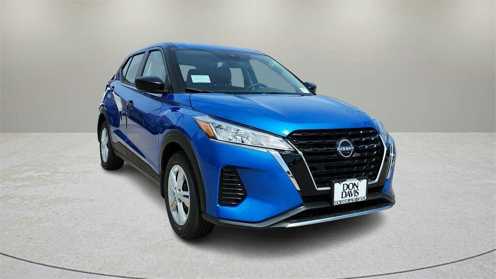 2025 Nissan Kicks Play S FWD
