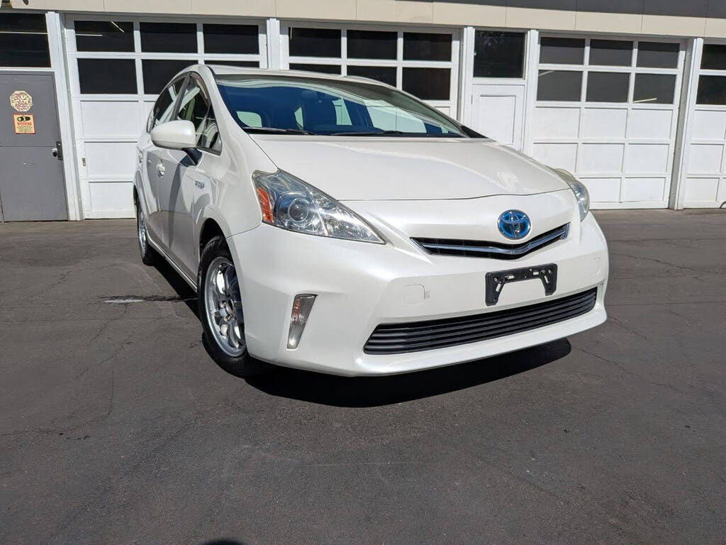 2012 Toyota Prius v Two FWD