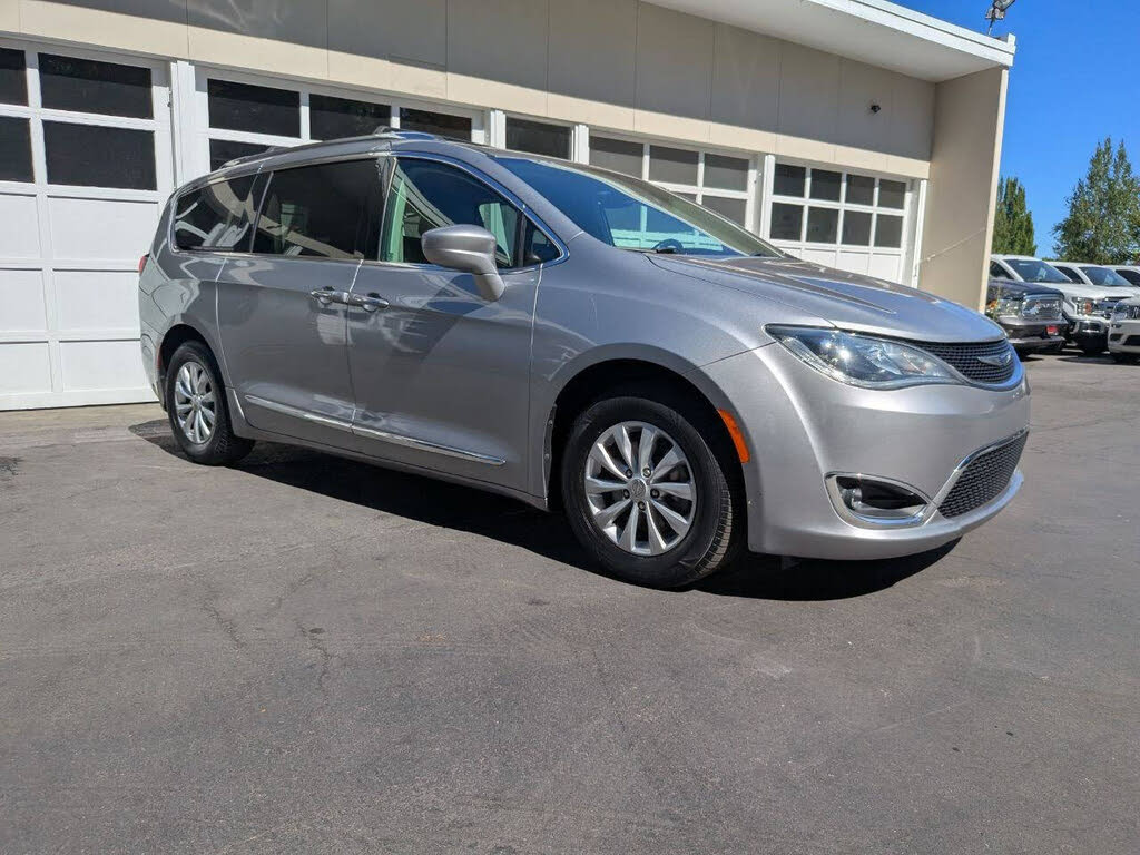 2019 Chrysler Pacifica Touring L FWD