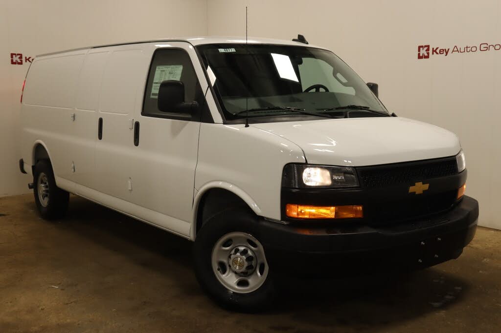2025 Chevrolet Express Cargo 3500 RWD