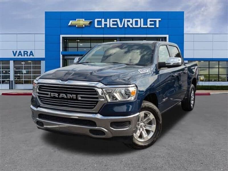 2024 RAM 1500 Laramie Crew Cab 4WD