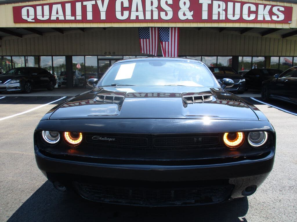 2019 Dodge Challenger SXT RWD