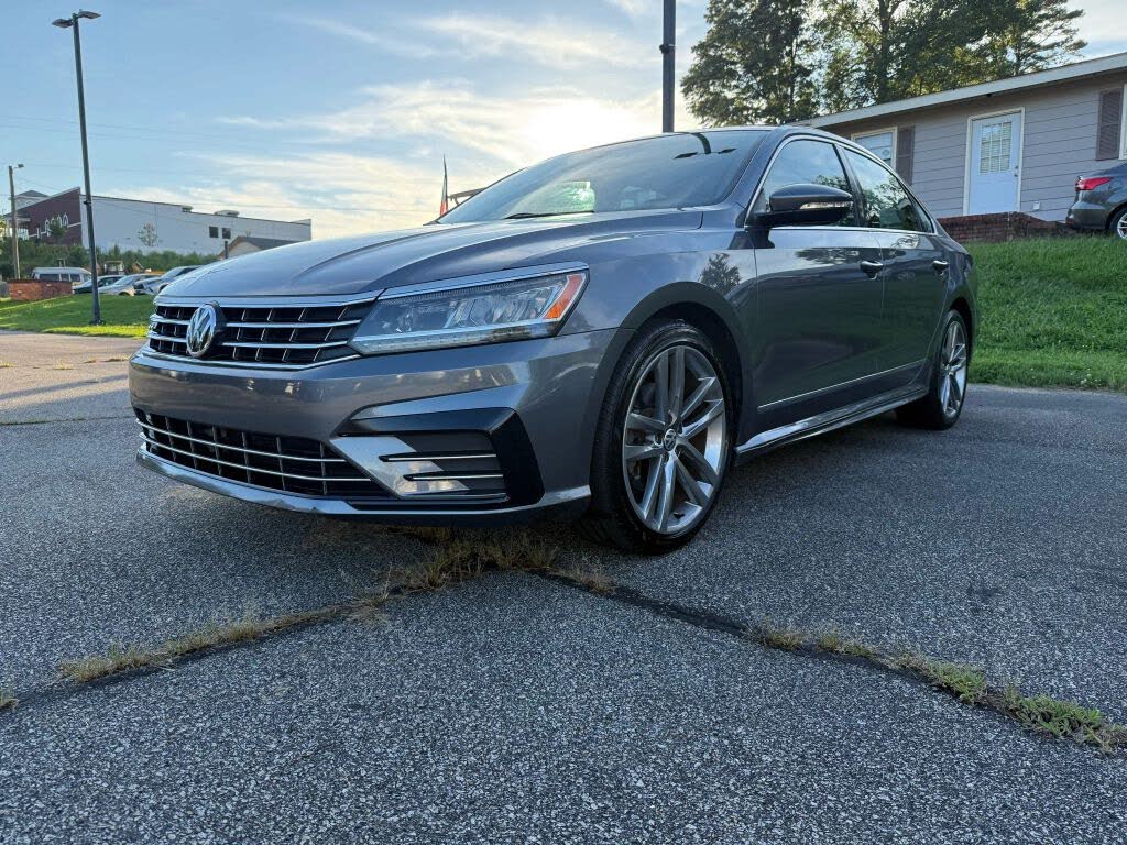 2016 Volkswagen Passat 1.8T R-Line