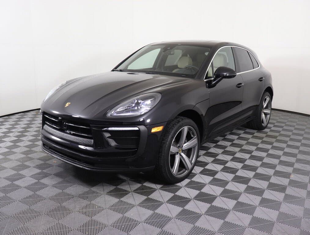 2025 Porsche Macan T AWD