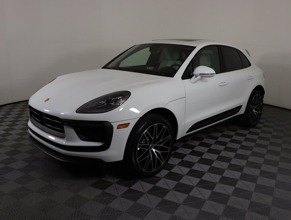 2025 Porsche Macan AWD