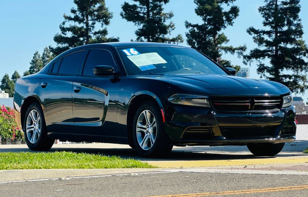 2016 Dodge Charger SE RWD