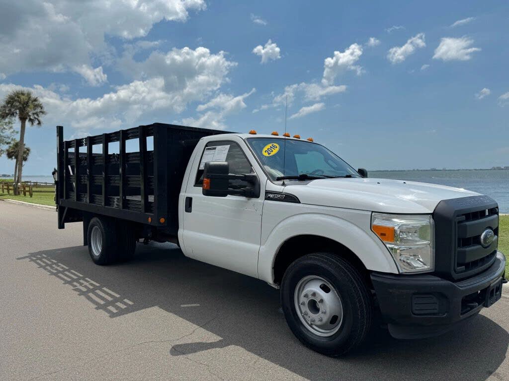 2016 Ford F-350 Super Duty Chassis XL DRW RWD