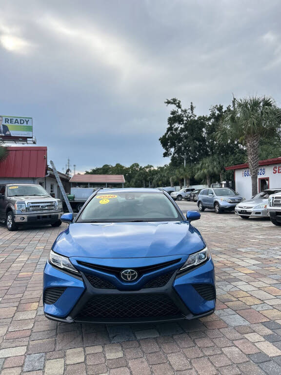2020 Toyota Camry SE FWD