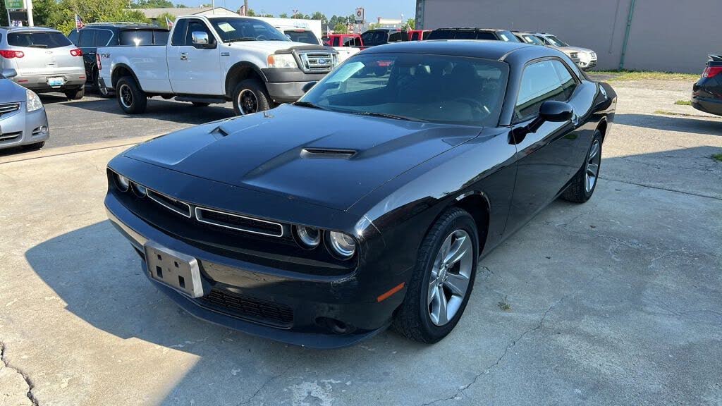 2015 Dodge Challenger SXT RWD