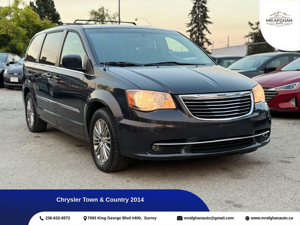 2014 Chrysler Town & Country Touring-L FWD