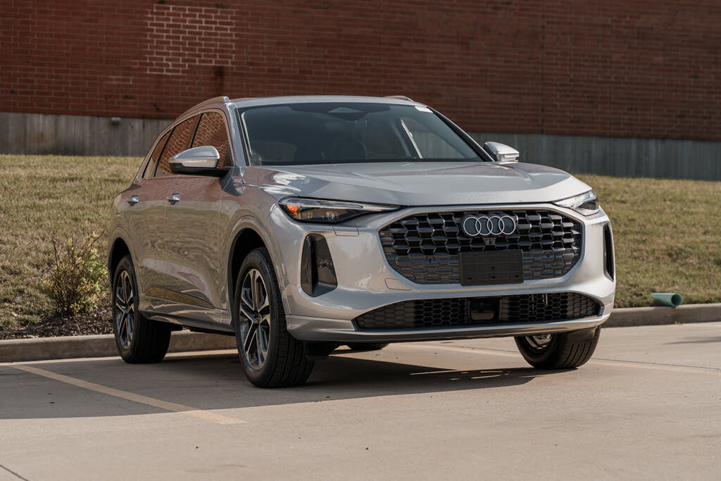 2025 Audi Q5 quattro Premium 40 TFSI