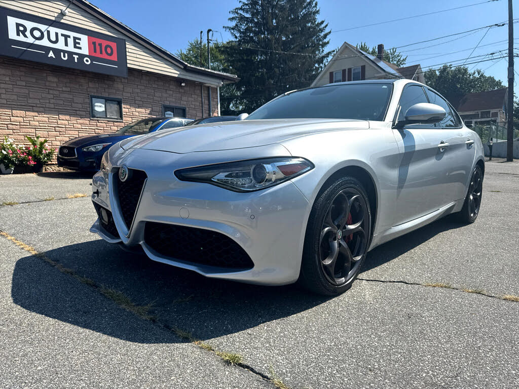 アルファロメオ　ジュリアTI　（Silver） New 2021 Alfa Romeo Giulia Ti Sport For Sale (Special