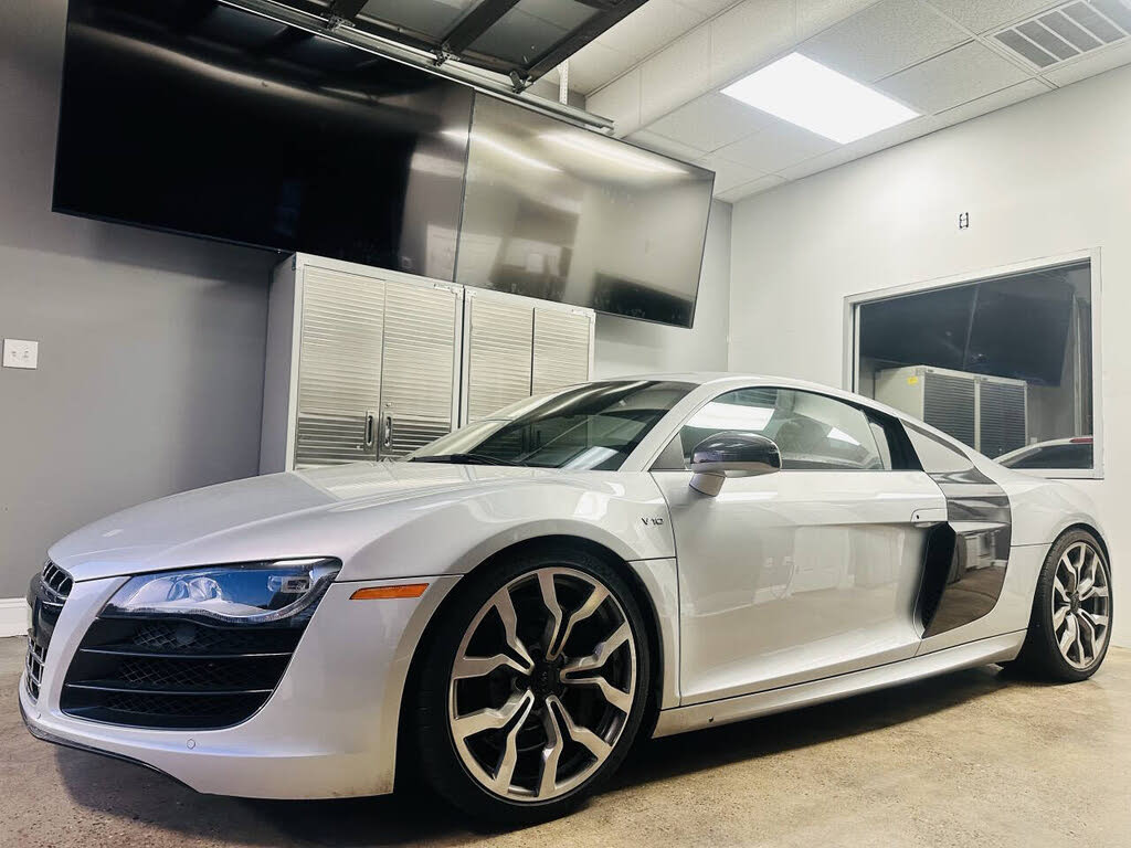 2010 Audi R8 5.2 quattro Coupe AWD