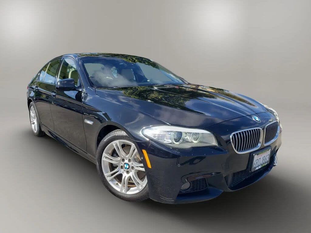 2011 BMW 5 Series 528i Sedan RWD