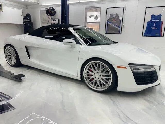 2014 Audi R8 quattro V8 Spyder AWD