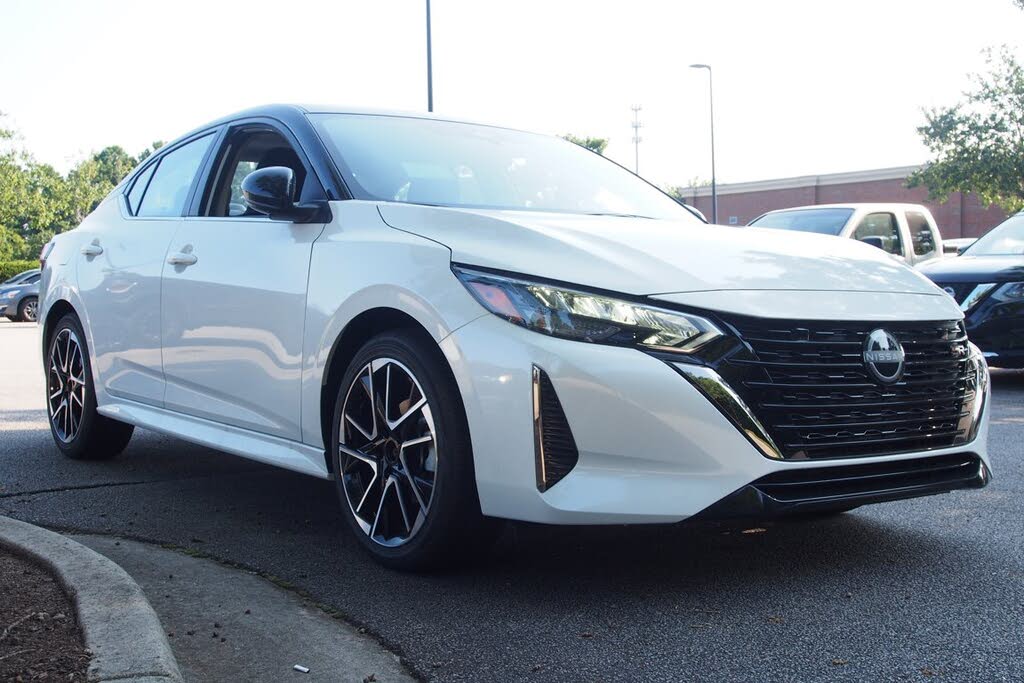 2025 Nissan Sentra SR FWD