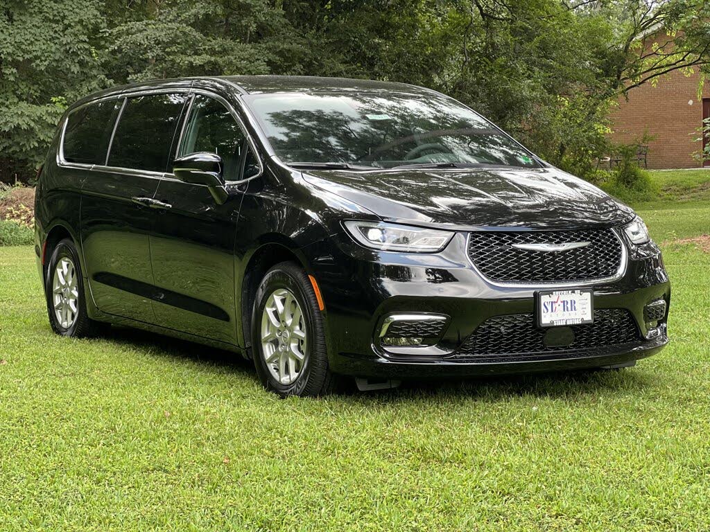 2026 Chrysler Pacifica Select FWD