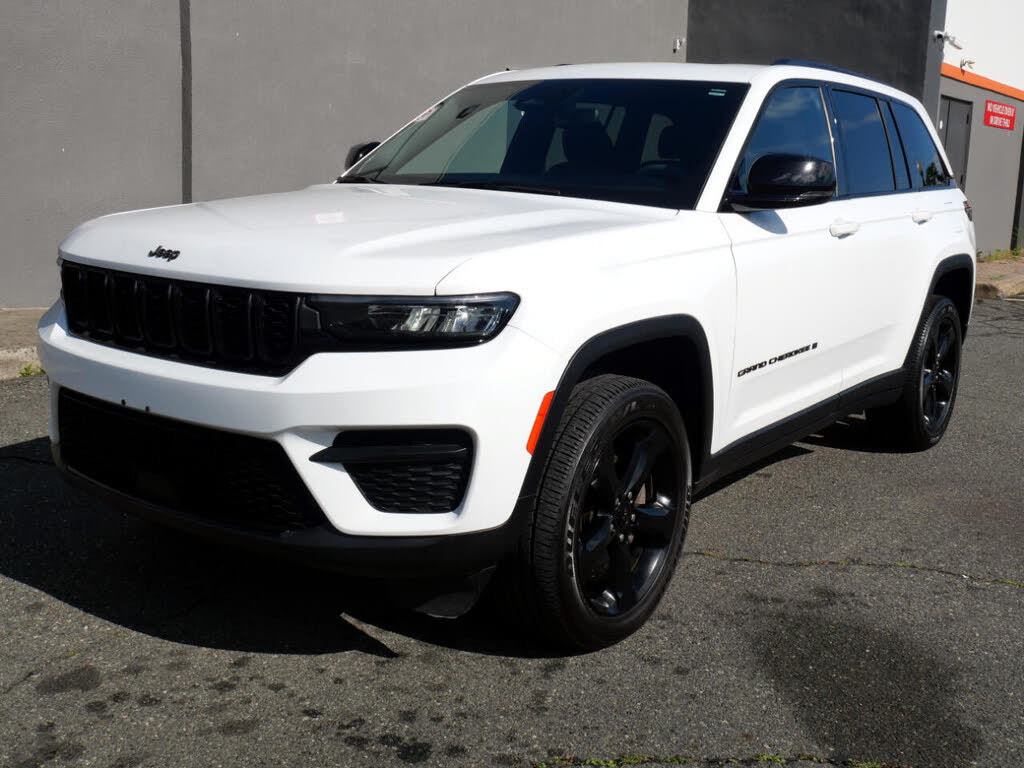 2023 Jeep Grand Cherokee Altitude 4WD