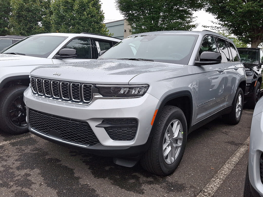 2025 Jeep Grand Cherokee Laredo X 4WD