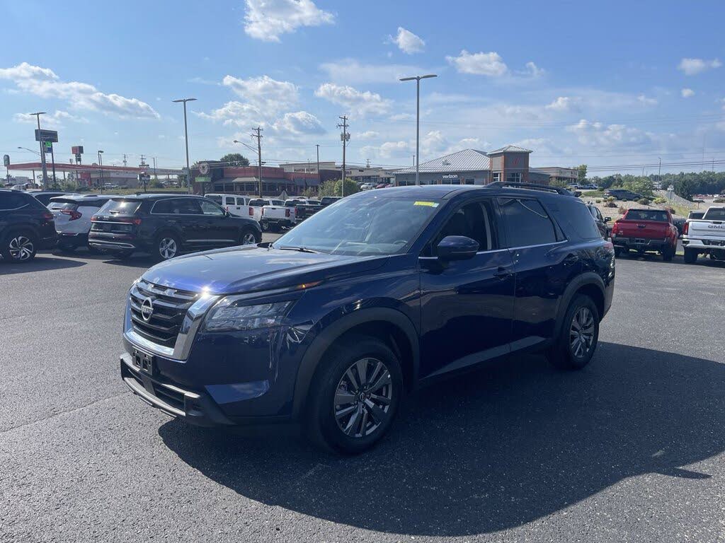 2025 Nissan Pathfinder SV FWD